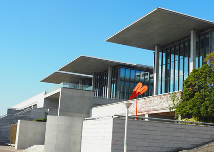 兵庫県立美術館