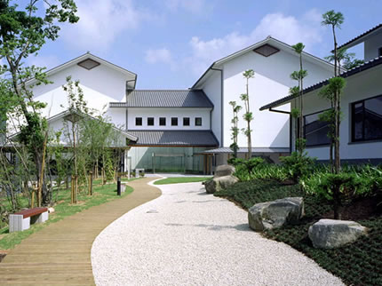 兵庫陶芸美術館